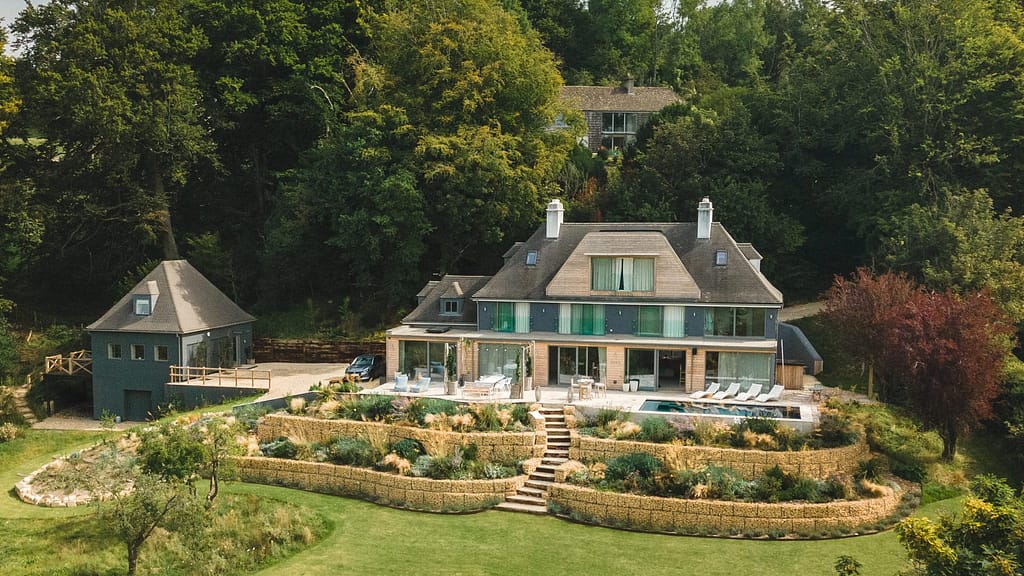 theescombe-hill-house-Amberley-Minchinhampton-Common-cover theescombe hill house